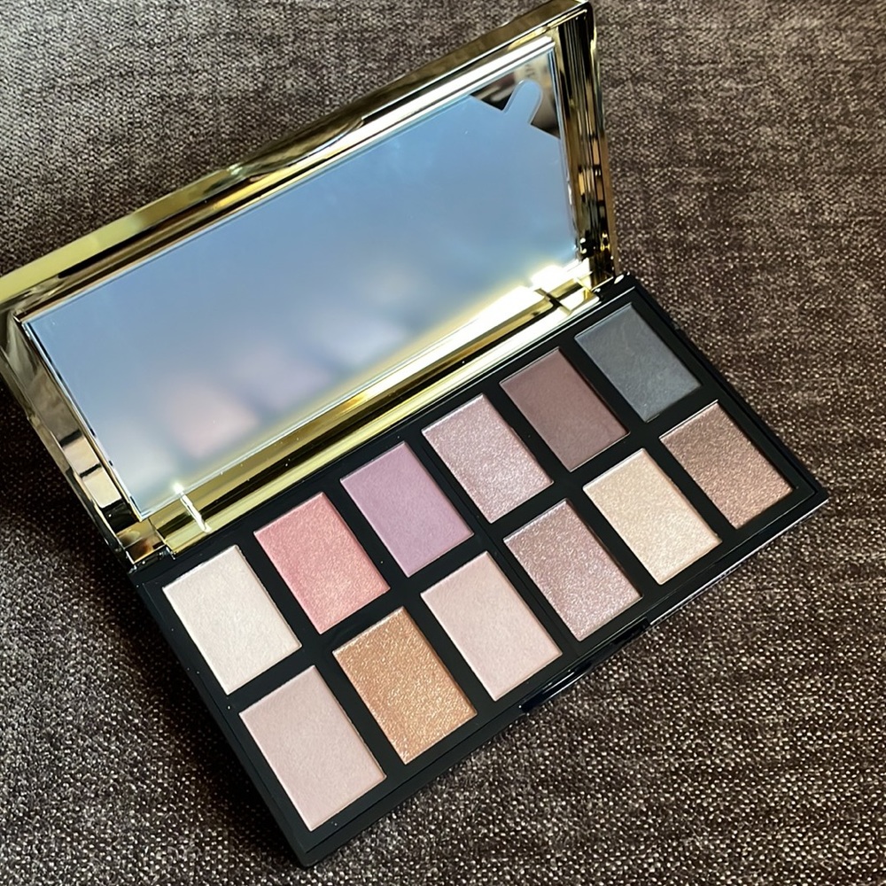 New Lancome Holiday 2022 Eye and Face Palette - Picture 3 of 6
